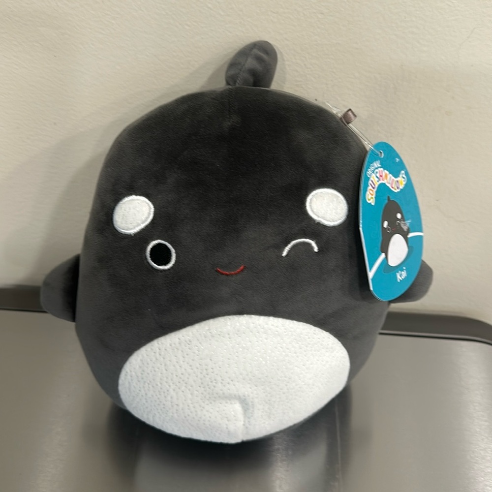 Squishmallow Kai 8 inch Orca